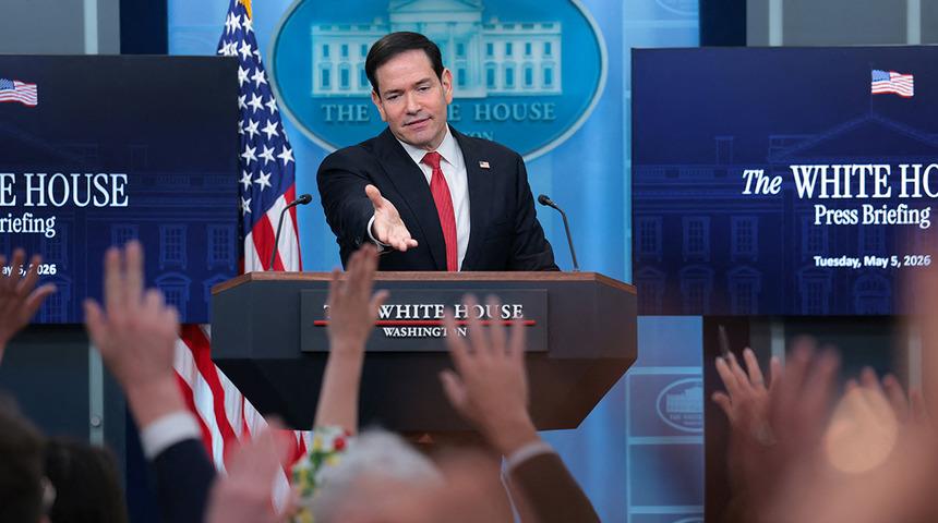 H&uuml;rm&uuml;z Boğazı'nda &ccedil;atışma! Rubio: "10 denizci hayatını kaybetti"