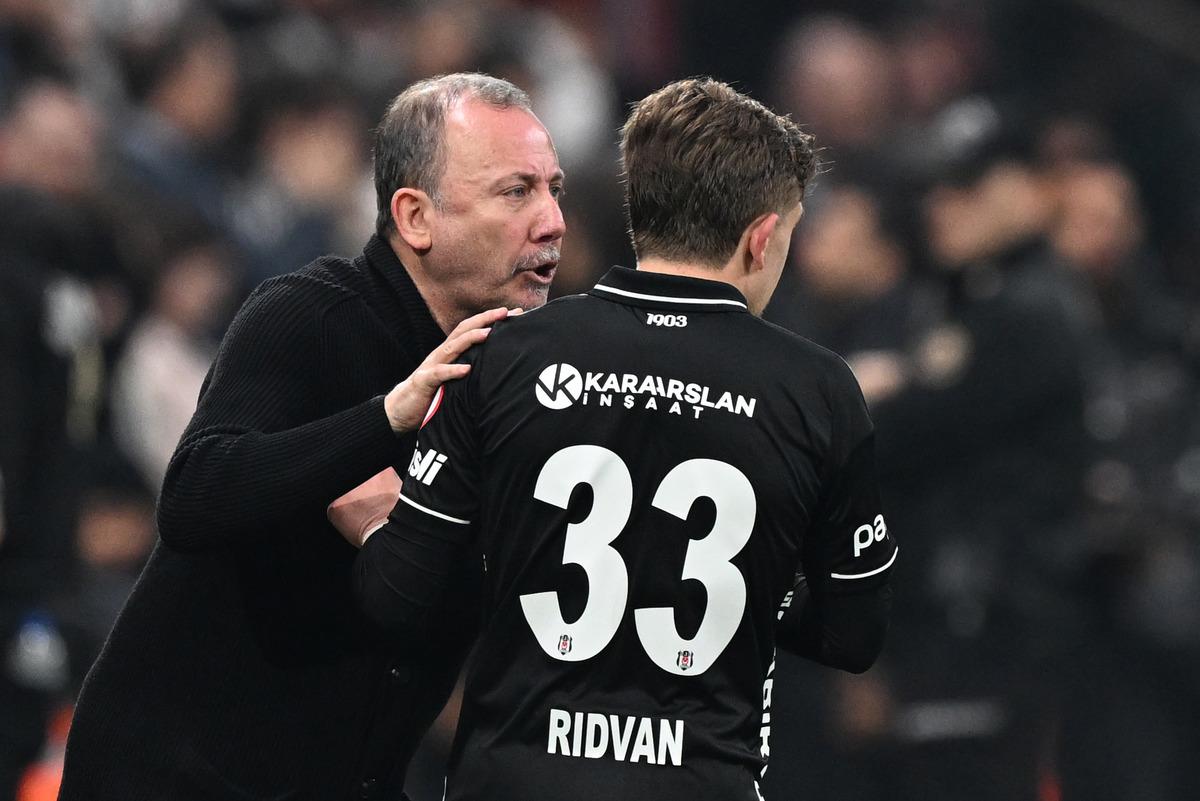 Beşiktaş ta Sergen Yal&ccedil;ın krizi! Tepkiler sonrası istifa etti! Serdal Adalı araya girdi 3