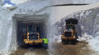 Mayıs ayında 6 metrelik kar! İş makineleri kar tünellerinde kayboldu