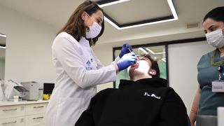 Basit deyip geçmeyin! Ağızda başlıyor Alzheimer'a neden oluyor
