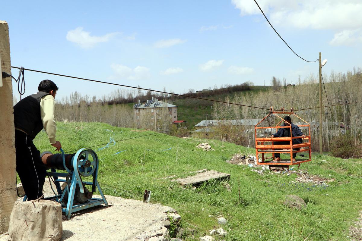 40 dakikalık yolu kendi &ccedil;&ouml;z&uuml;m&uuml;yle 40 saniyeye indirdi!  3