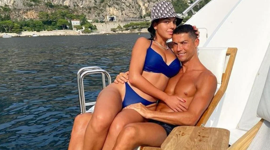 Ronaldo'nun nişanlısı Georgina Rodriguez'in derin dekolteli elbisesi eleştirildi