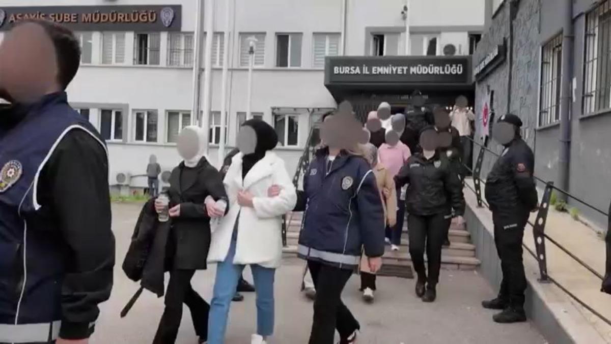 Bir ili sarsan skandal! &Ccedil;ok sayıda sahte doktor yakalandı 3
