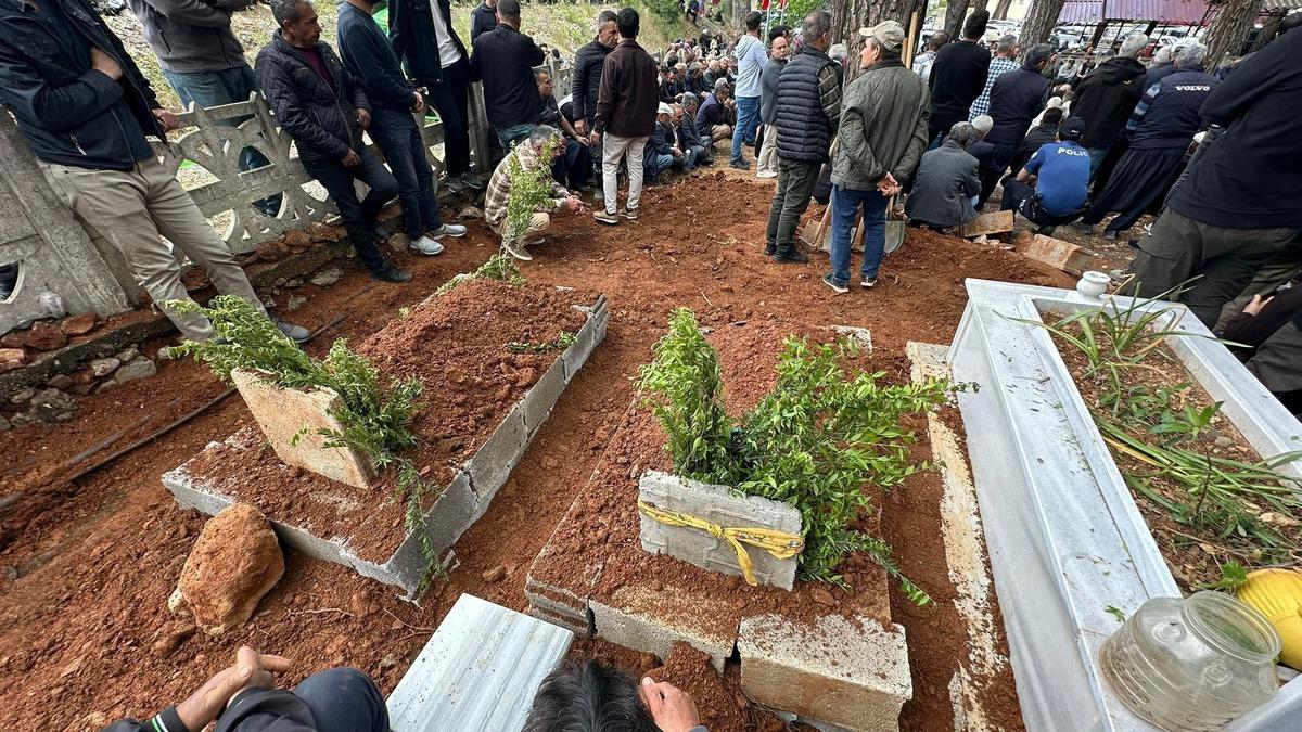 2 kardeşin &ouml;l&uuml;m&uuml;nde ilk sonu&ccedil;: Odada zehirli sinir gazı tespit edildi 3