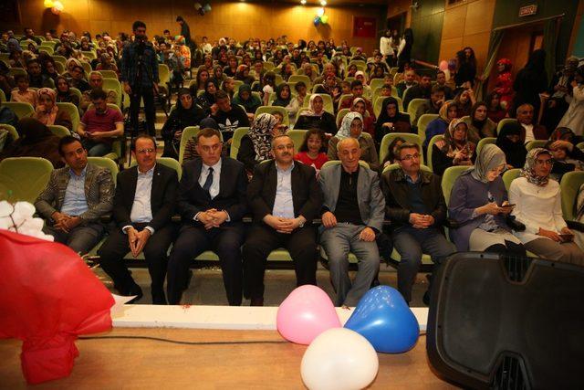 ‘Bayburt Çocuk Üniversitesi’nden muhteşem gösteri