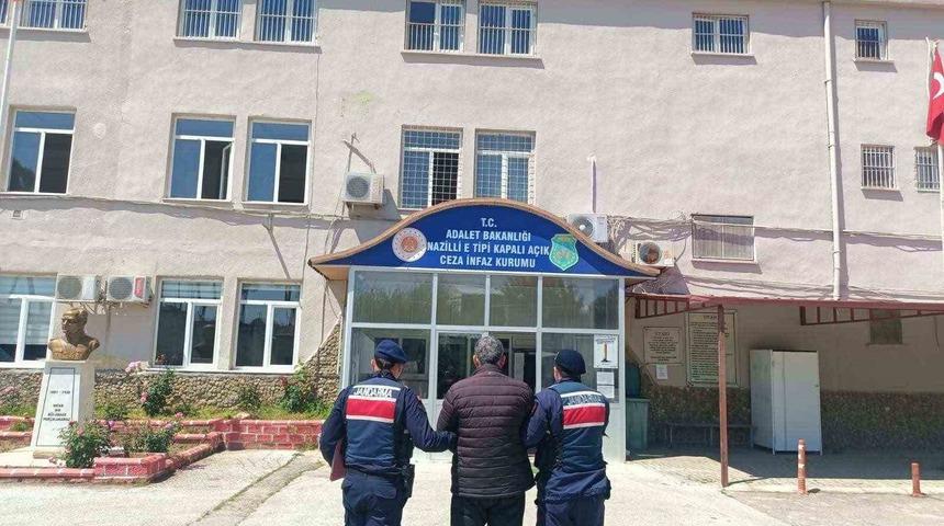 Buharkent&rsquo;te 11 yıl hapis cezası ile aranan h&uuml;k&uuml;ml&uuml; yakalandı