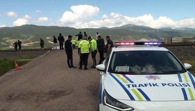 Gaziantep&rsquo;te &ouml;ğrenci servisine tren &ccedil;arptı: 13 &ouml;ğrenci hafif yaralandı 3