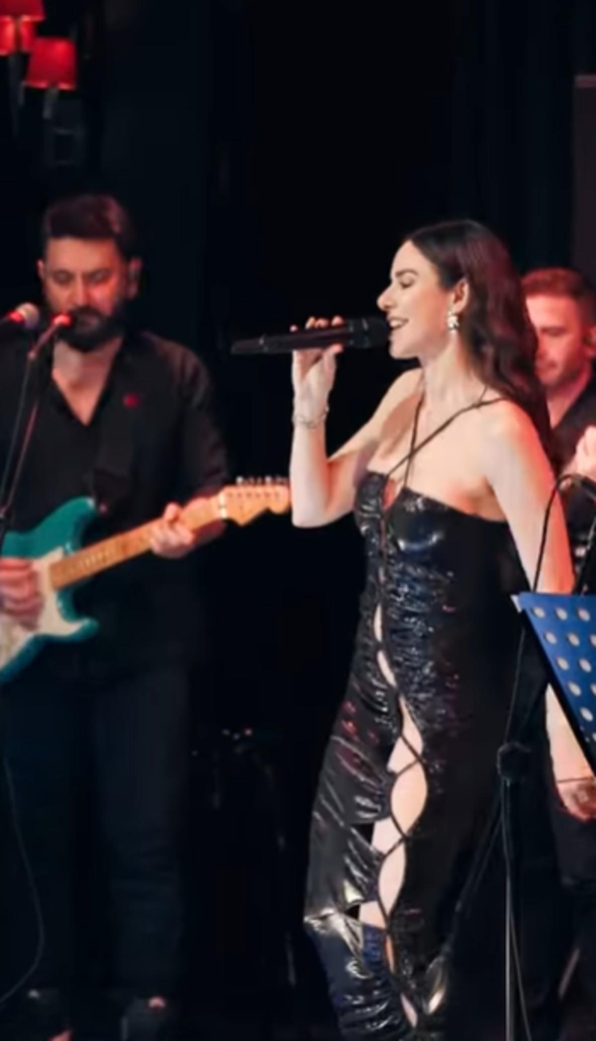 Defne Samyeli nin iddialı kıyafeti tepki &ccedil;ekti! Hatice den destek geldi 1