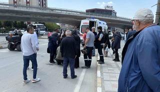 Yola d&ouml;k&uuml;len toprakta kayan motosikletin s&uuml;r&uuml;c&uuml;s&uuml; yaralandı