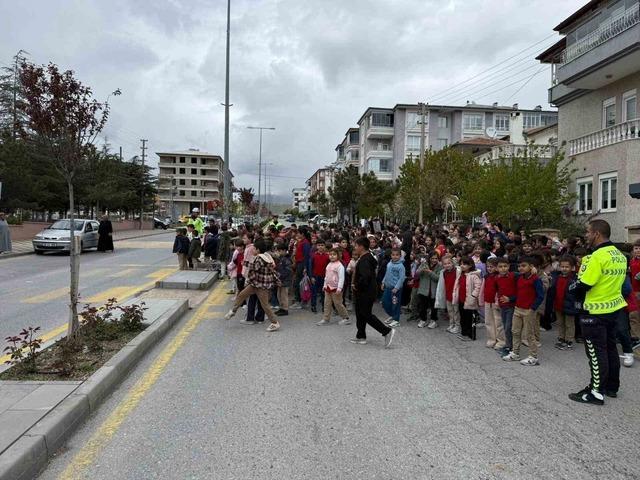 Develi&rsquo;de &ccedil;ocuklara trafik eğitimi 5