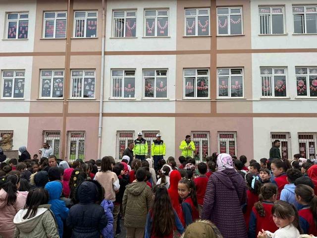 Develi&rsquo;de &ccedil;ocuklara trafik eğitimi 3