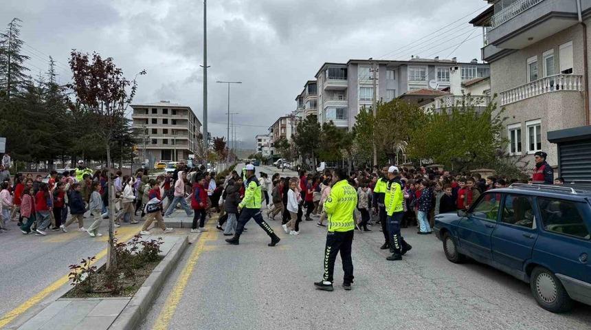 Develi&rsquo;de &ccedil;ocuklara trafik eğitimi