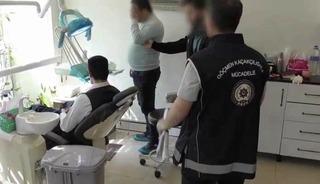 Bursa&rsquo;da sahte doktor &ccedil;etesi &ccedil;&ouml;kertildi... Evleri ka&ccedil;ak kliniğe &ccedil;evirmişler