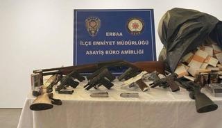 Erbaa&rsquo;da silah operasyonunda cephanelik &ccedil;ıktı