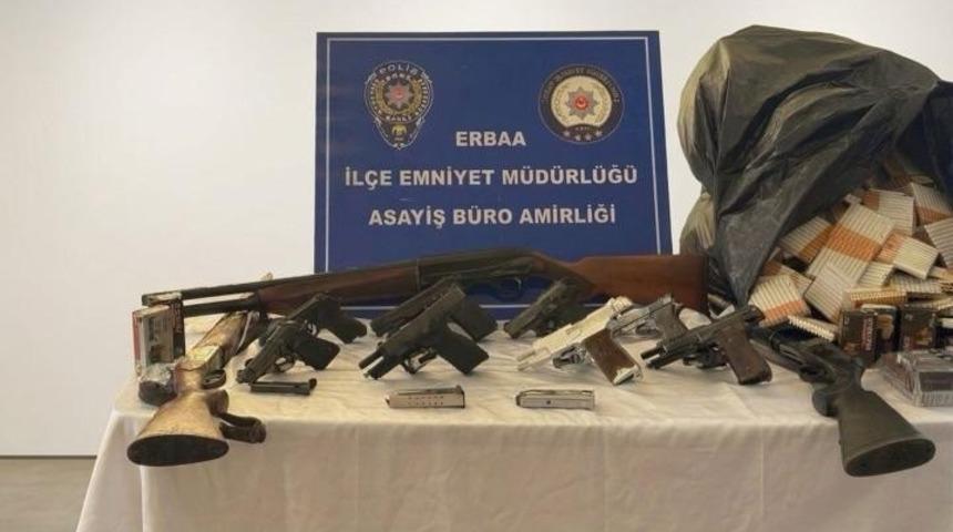 Erbaa&rsquo;da silah operasyonunda cephanelik &ccedil;ıktı