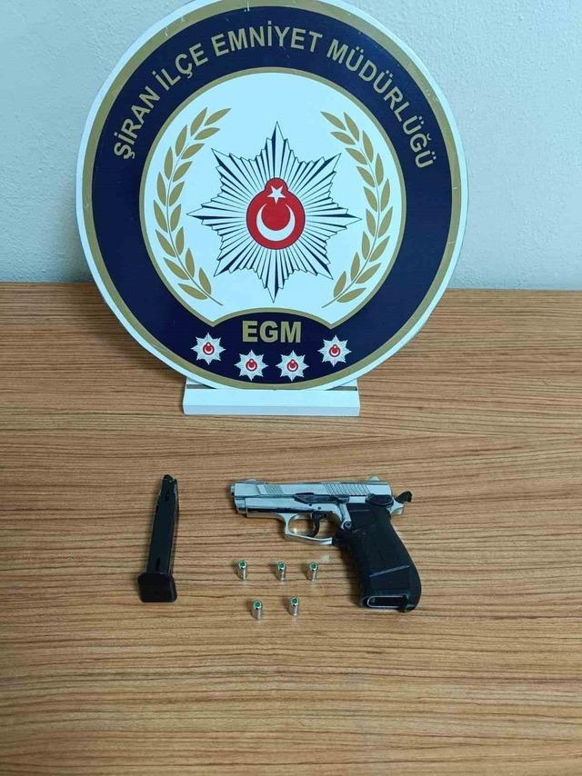 G&uuml;m&uuml;şhane&rsquo;de şase numarası değiştirilmiş ara&ccedil; ve binlerce ka&ccedil;ak malzeme ele ge&ccedil;irildi 4