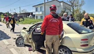 Balıkesir&rsquo;de otomobiller &ccedil;arpıştı: 3&rsquo;&uuml; ağır 6 yaralı