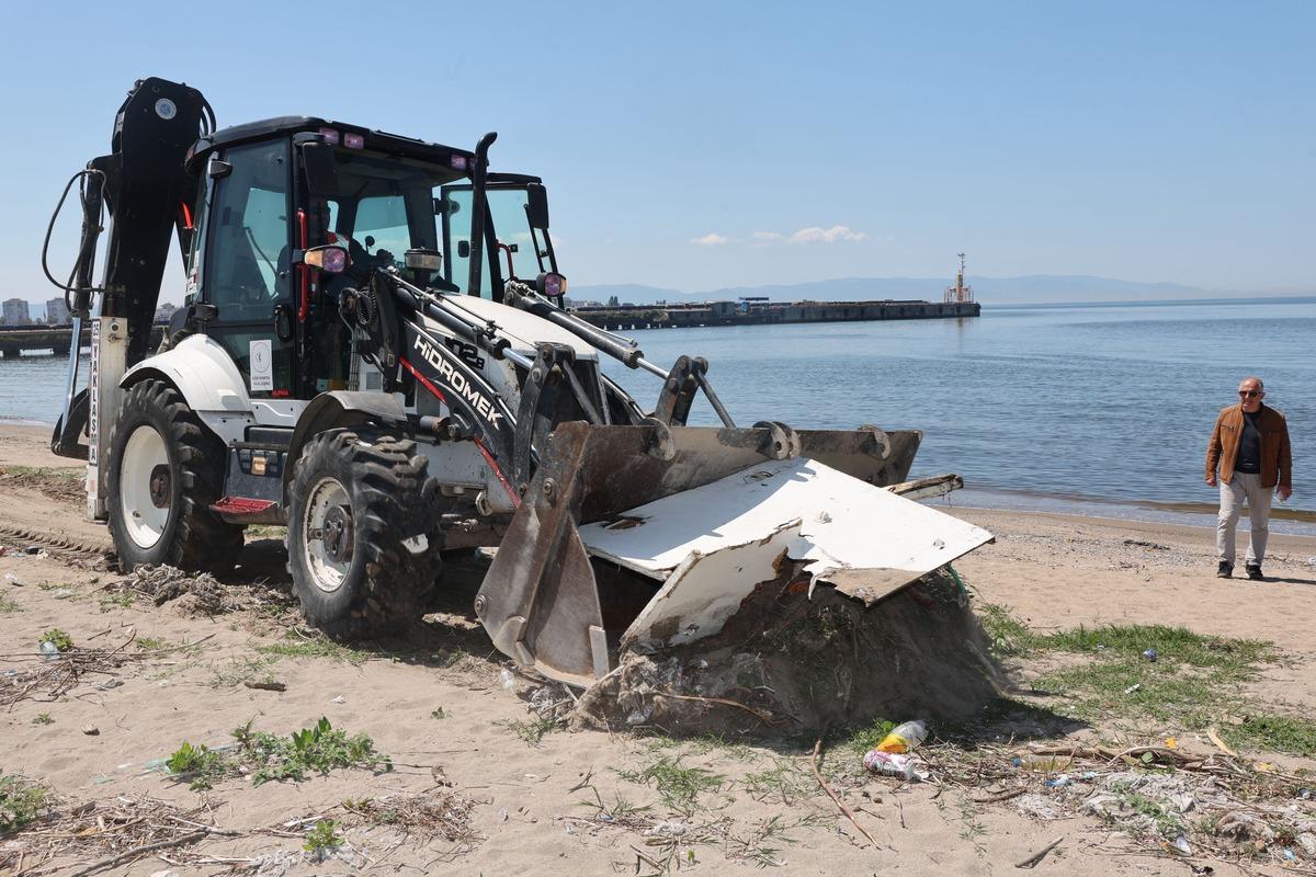 Sahili temizlerken g&ouml;rd&uuml;kleri manzara acı tabloyu &ouml;zetledi! 1