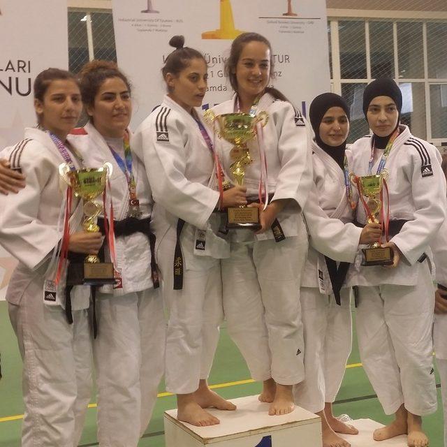 İnönü Üniversitesi Bursa’da yapılan Judo Şampiyonasında derece elde etti