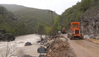 Kapanan yol yeniden ulaşıma a&ccedil;ıldı