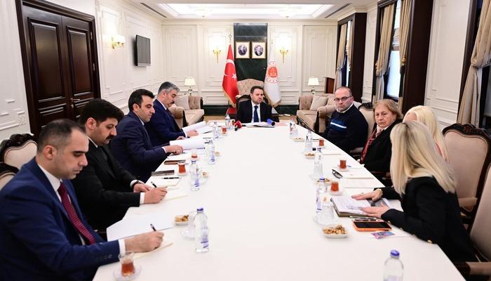 Bakan G&uuml;rlek, &Ccedil;ağla Tuğaltay'ın ailesiyle g&ouml;r&uuml;şt&uuml;
