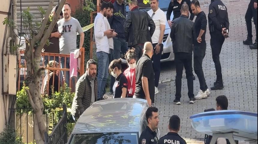 Kağıthane&rsquo;de kan donduran olay! Kayınvalide, kızını silahla vuran damadını bı&ccedil;akla &ouml;ld&uuml;rd&uuml;