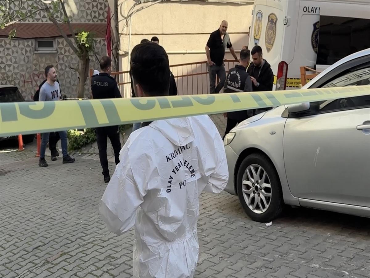 Kağıthane&rsquo;de kan donduran olay! Kayınvalide, kızını silahla vuran damadını bı&ccedil;akla &ouml;ld&uuml;rd&uuml; 2