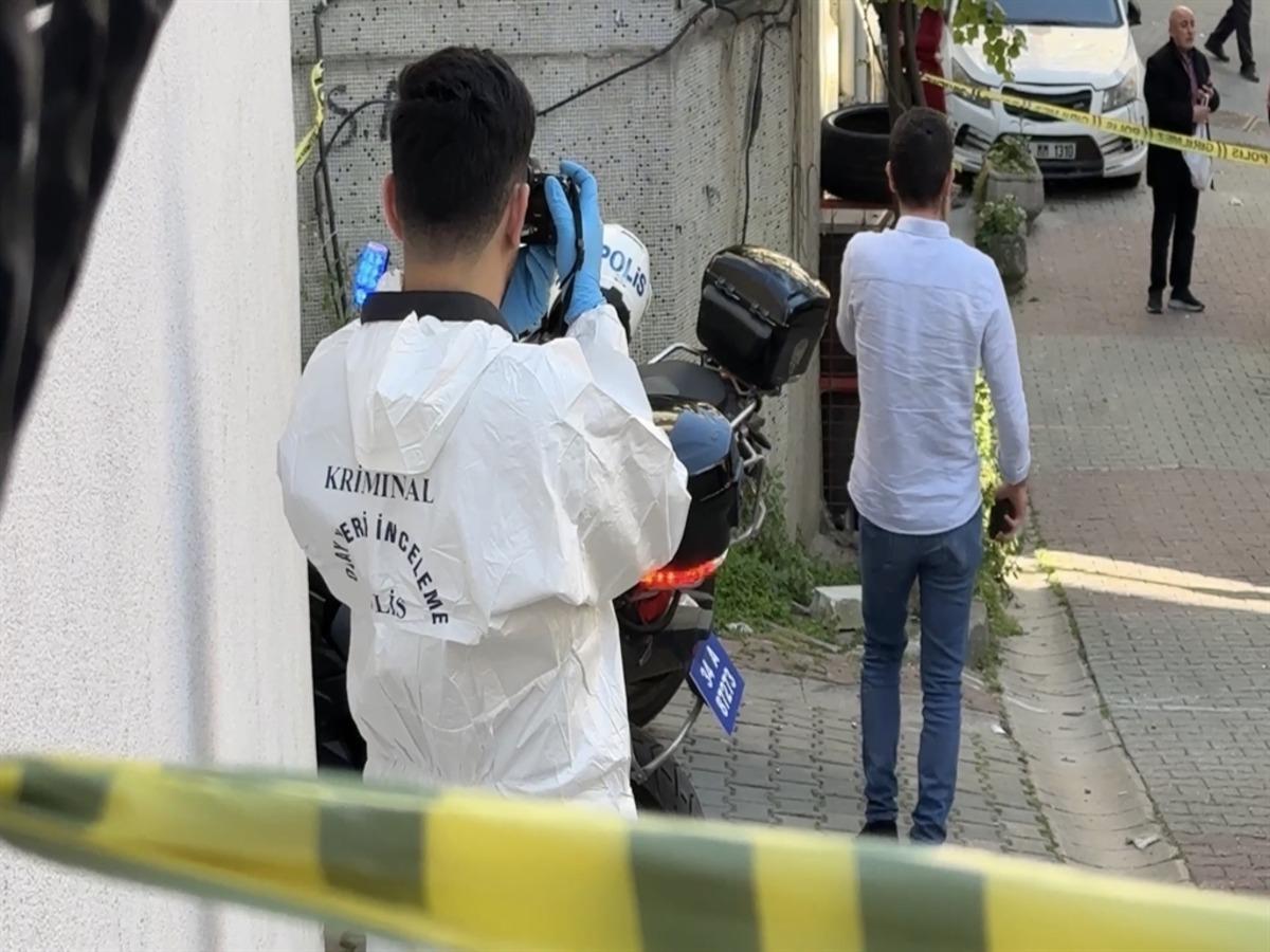 Kağıthane&rsquo;de kan donduran olay! Kayınvalide, kızını silahla vuran damadını bı&ccedil;akla &ouml;ld&uuml;rd&uuml; 3