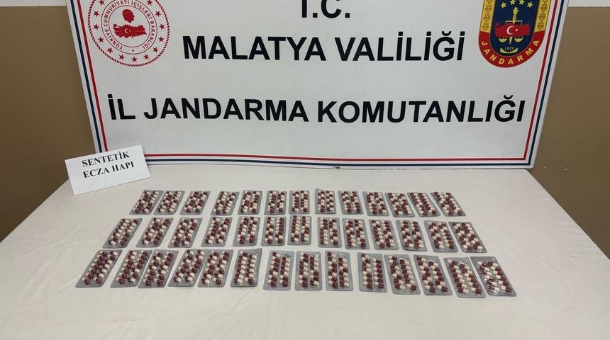 Malatya'da uyuşturucu operasyonunda 2 ş&uuml;pheli tutuklandı