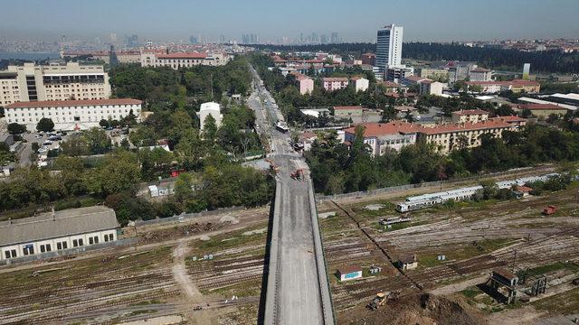 Tıbbiye Caddesi üzerindeki köprü yıkılıyor