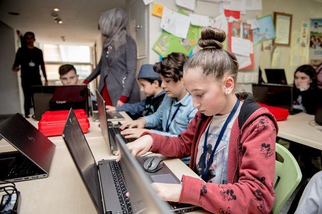 &Ccedil;ocuk Meclisinde robotik, kodlama ve &uuml;&ccedil; boyutlu tasarım eğitimi 2