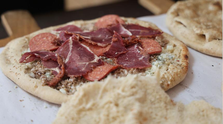 Osmanlı&rsquo;dan g&uuml;n&uuml;m&uuml;ze uzanan lezzet. 'Anadolu pizzası'na yoğun ilgi