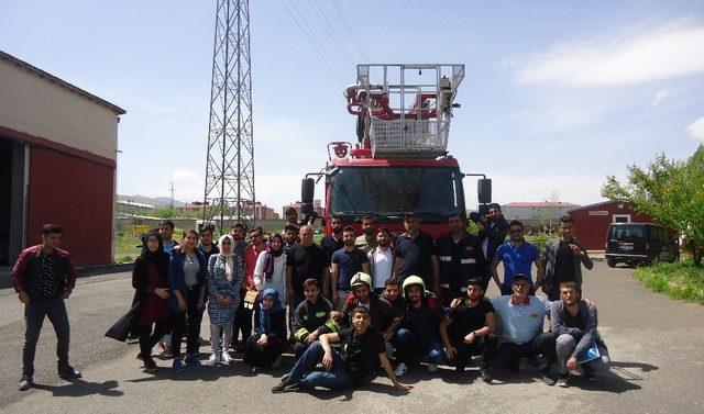 Bingöl’de geleceğin itfaiyecilerine uygulamalı eğitim