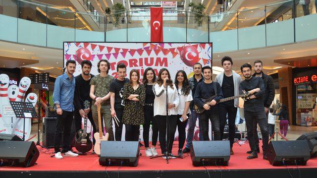 İGÜ 23 Nisan’ı Torium’da çocuklarla kutladı