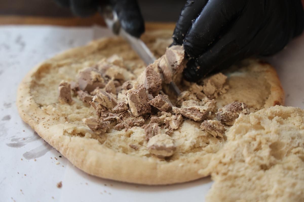 Osmanlı&rsquo;dan g&uuml;n&uuml;m&uuml;ze uzanan lezzet.  Anadolu pizzası na yoğun ilgi 1