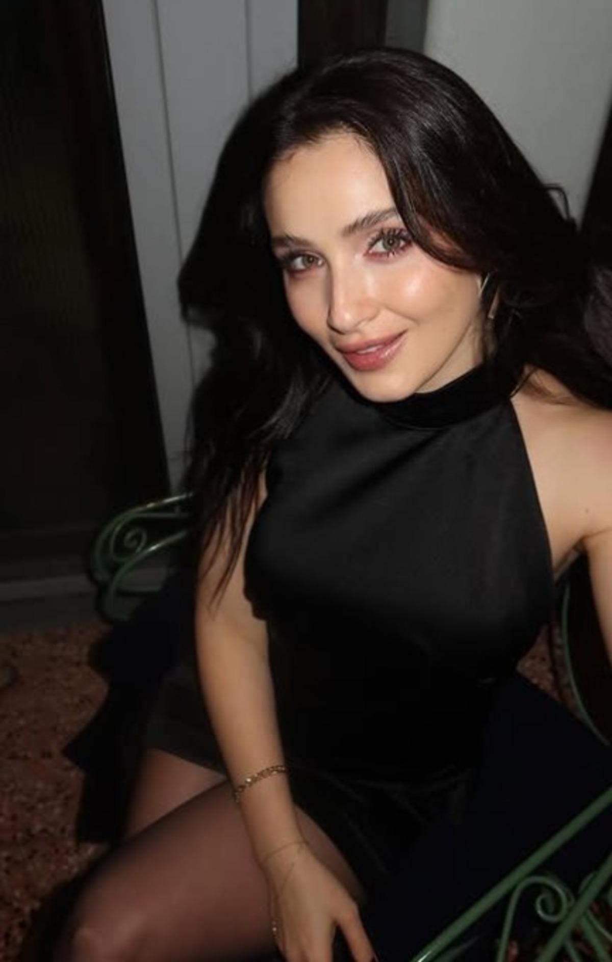 Berk Atan ile G&ouml;k&ccedil;e Akyıldız ın mutluluğu kısa s&uuml;rd&uuml;! Eski sevgiliye &ouml;vg&uuml; dolu s&ouml;zler  2