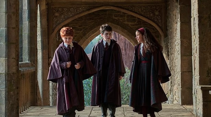 Harry Potter dizisi setinde hırsızlık skandalı: B&uuml;y&uuml; değneklerine &ccedil;ip takıldı