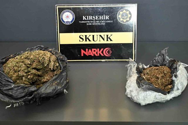 Kırşehir&rsquo;de uyuşturucu operasyonu: 2 kişi tutuklandı 1