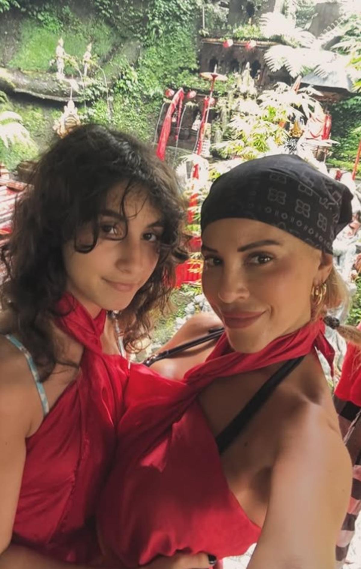 Irmak &Uuml;nal ın kızı Kayla kocaman oldu! G&ouml;renler şaştı kaldı 2