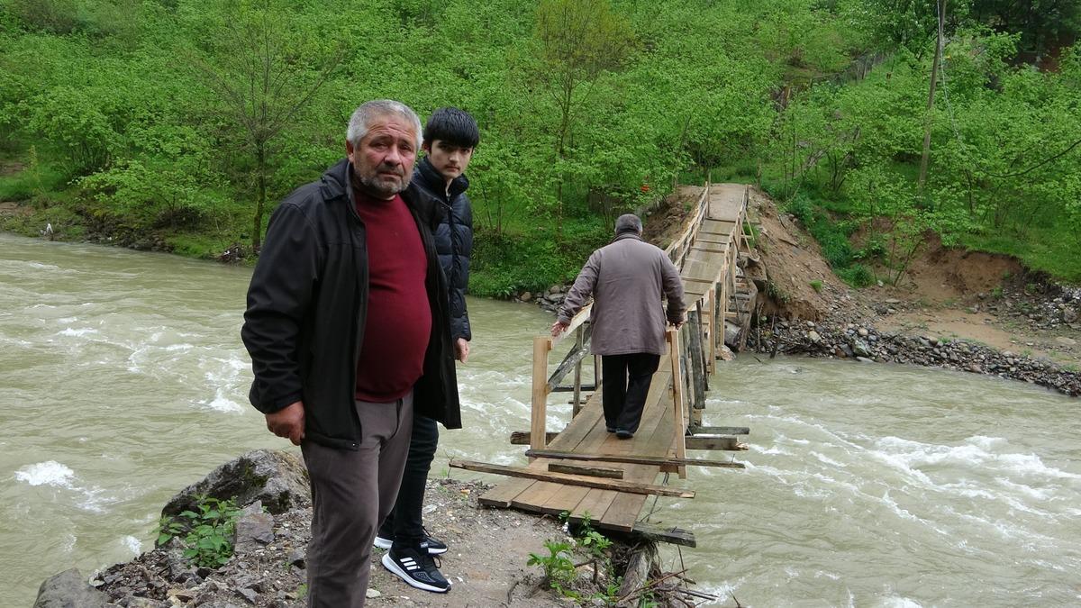 Giresun da bu k&ouml;pr&uuml;den ge&ccedil;mek y&uuml;rek istiyor: D&uuml;şen de var &ouml;len de 1