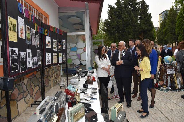 Denizli’de Geleceğini Tüketme Projesi sergisi açıldı