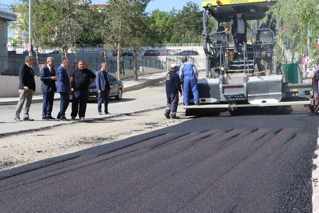 Başkan Saygılı, asfalt kaplama çalışmalarını inceledi