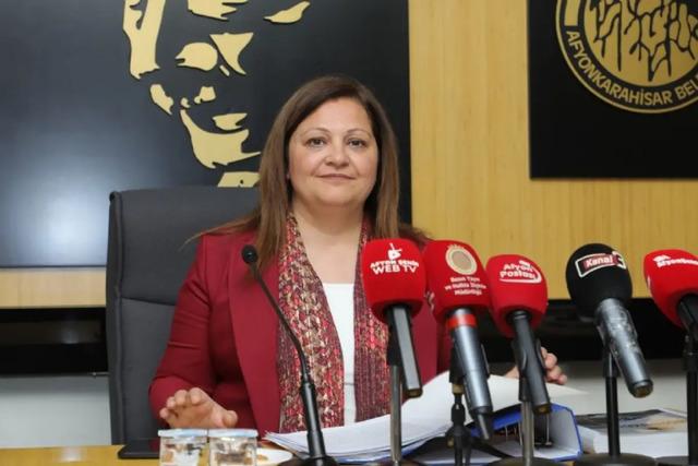 Burcu Köksal AK Parti'ye ne zaman katılacak? O tarihi işaret etti