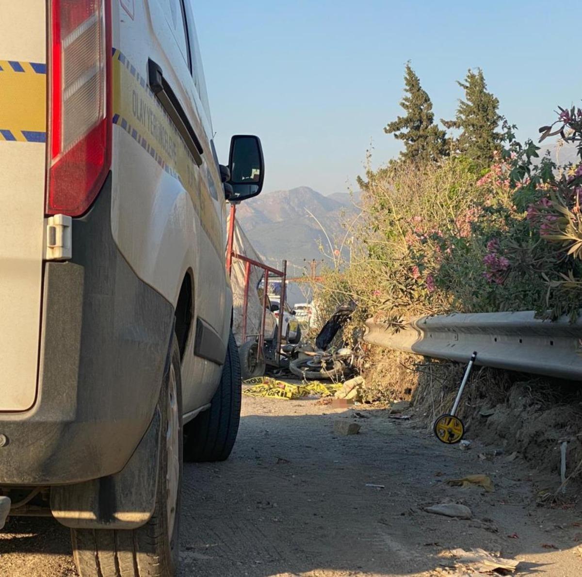 Hatay da feci kaza: Tırla &ccedil;arpışan motosikletin s&uuml;r&uuml;c&uuml;s&uuml; hayatını kaybetti 1