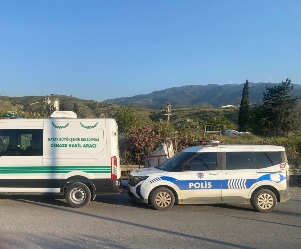 Hatay da feci kaza: Tırla &ccedil;arpışan motosikletin s&uuml;r&uuml;c&uuml;s&uuml; hayatını kaybetti 2
