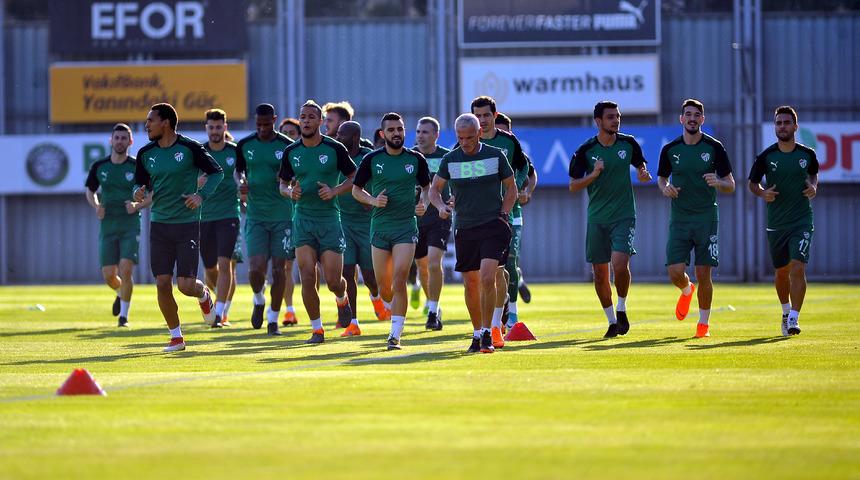 Bursaspor, Konyaspor ma&ccedil;ının hazırlıklarına eksik başladı