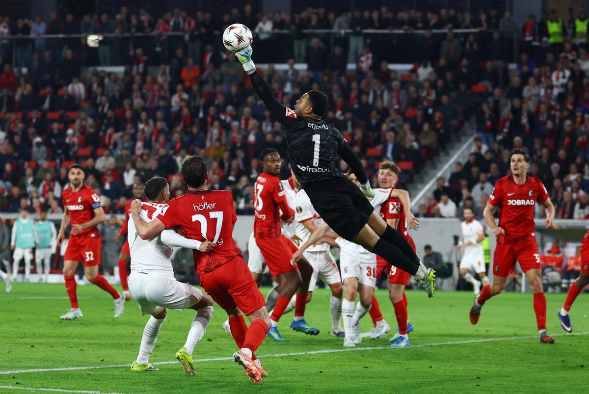 UEFA Avrupa Ligi nde finalin adı belli oldu: Freiburg- Aston Villa  2