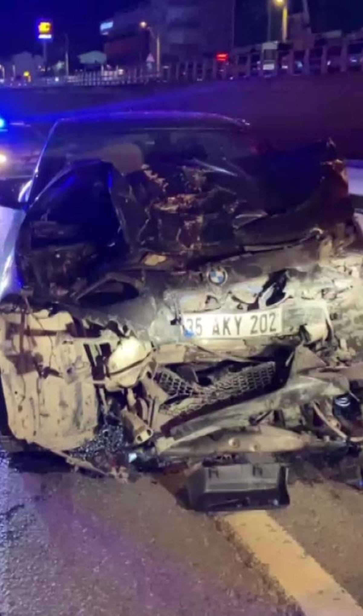 Kocaeli&rsquo;de zincirleme kaza: 4 ara&ccedil; birbirine girdi, 3 yaralı 1