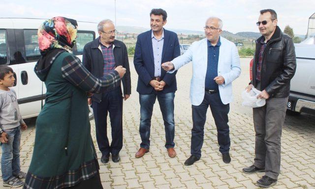 Tavşanlı’da 14 genç çiftçi 6’şar adet damızlık düve