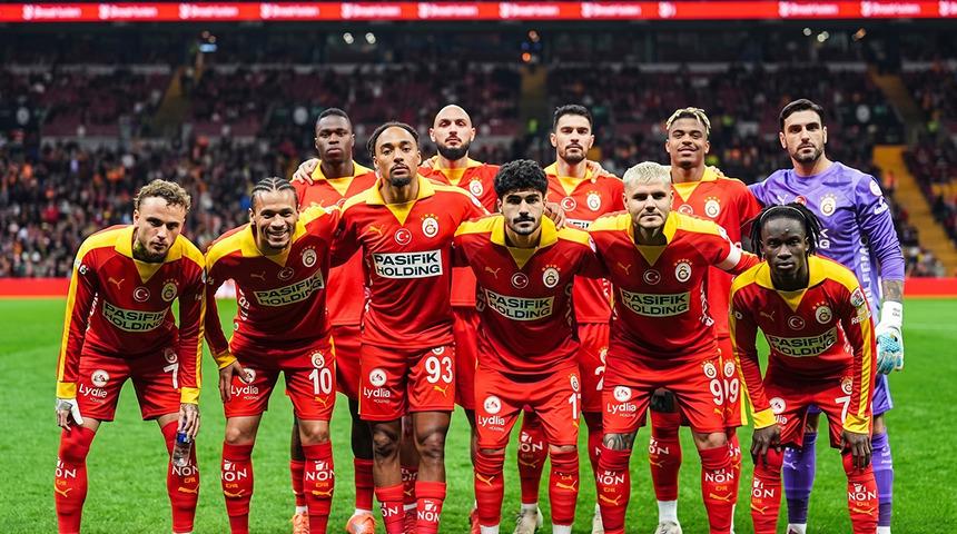 Bavullarını bile hazırlamıştı! Herkes 'gidecek' derken y&ouml;netim kalmasını istedi